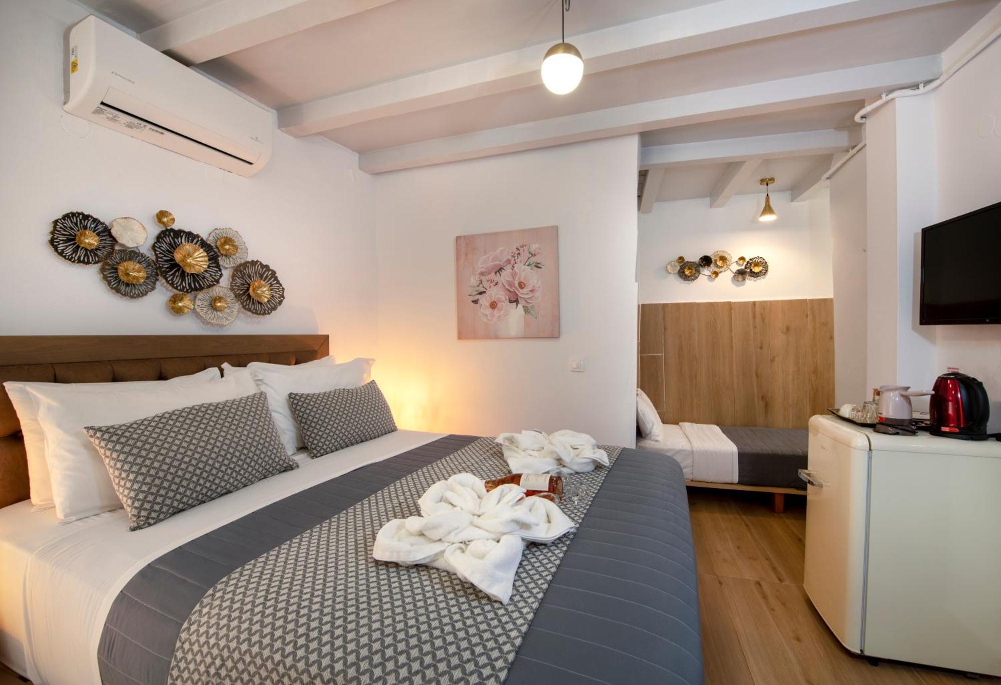 Bozzali Deluxe Hotel Hriszí Aktí Haniá Kültér fotó