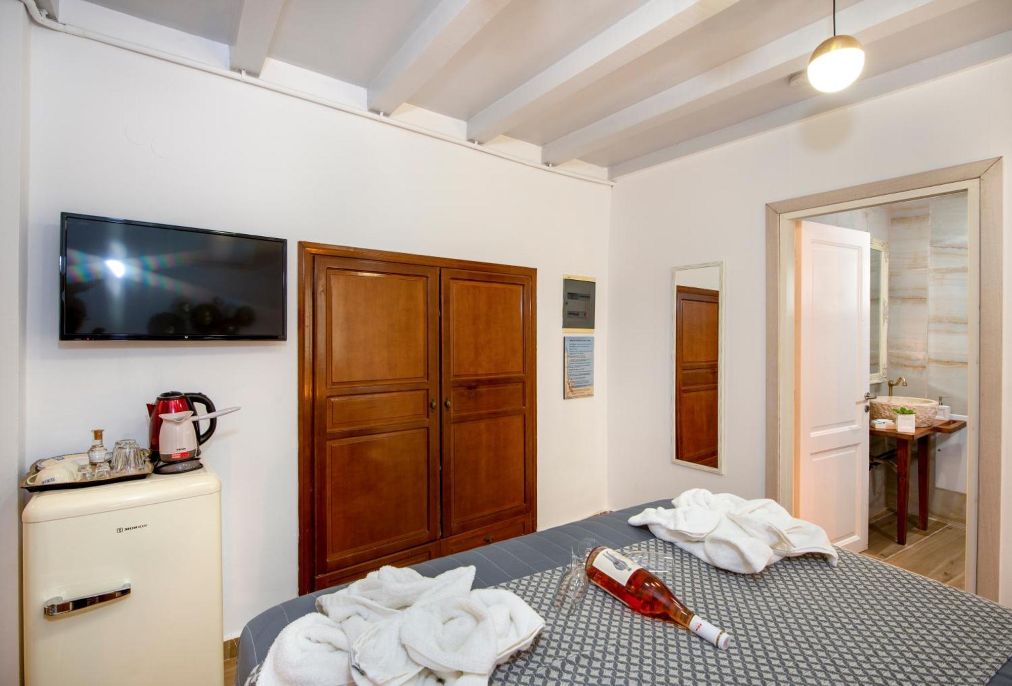 Bozzali Deluxe Hotel Hriszí Aktí Haniá Kültér fotó